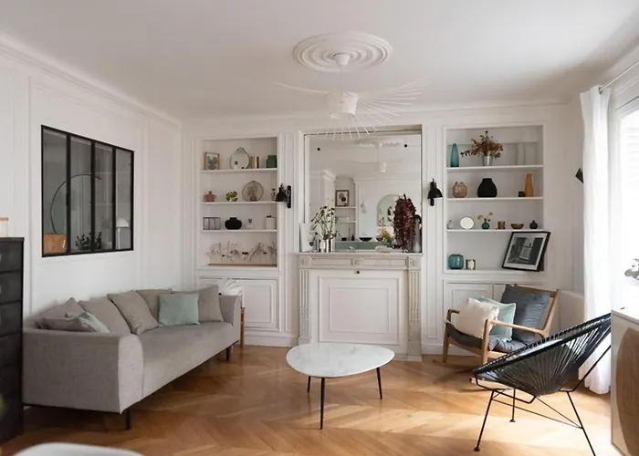 Renovated Family Flat In Montmartre