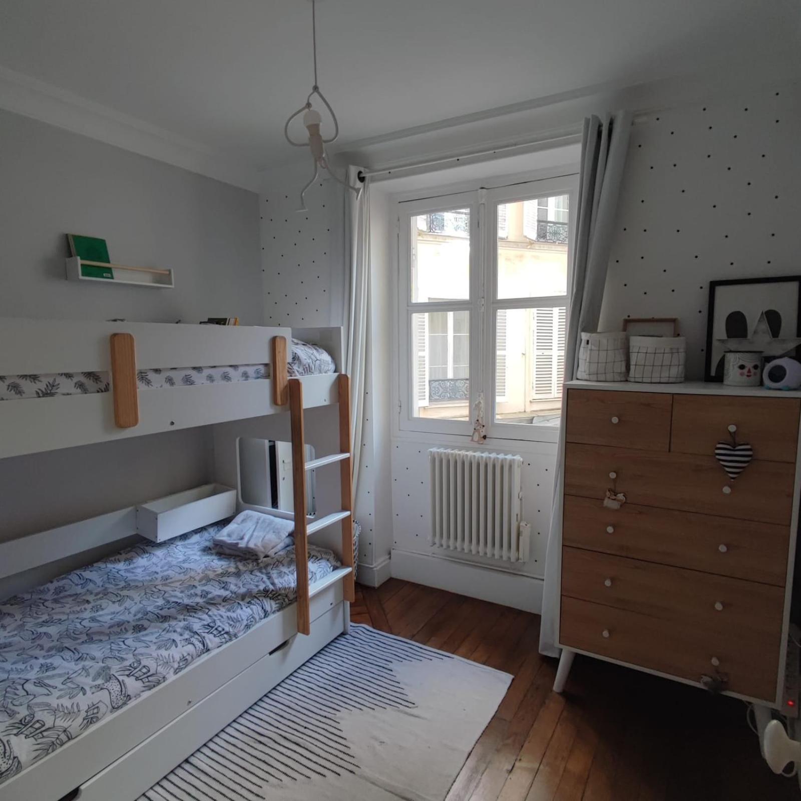Renovated Family Flat In Montmartre